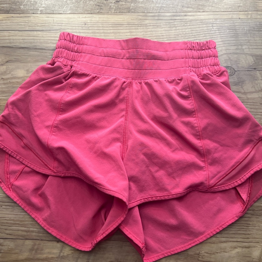 Lululemon Hotty Hot Running shorts Pink Coral Size 0 • Retail $68